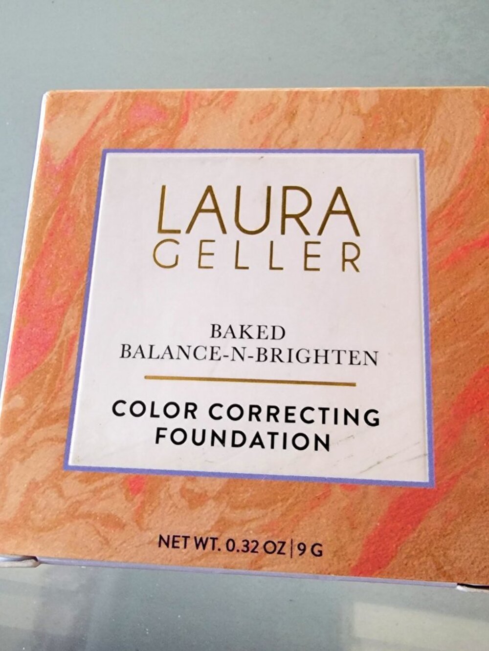 LAURA GELLER Balance and Brighten Color Correcting Powder Foundation Porcelain - Picture 3 of 9